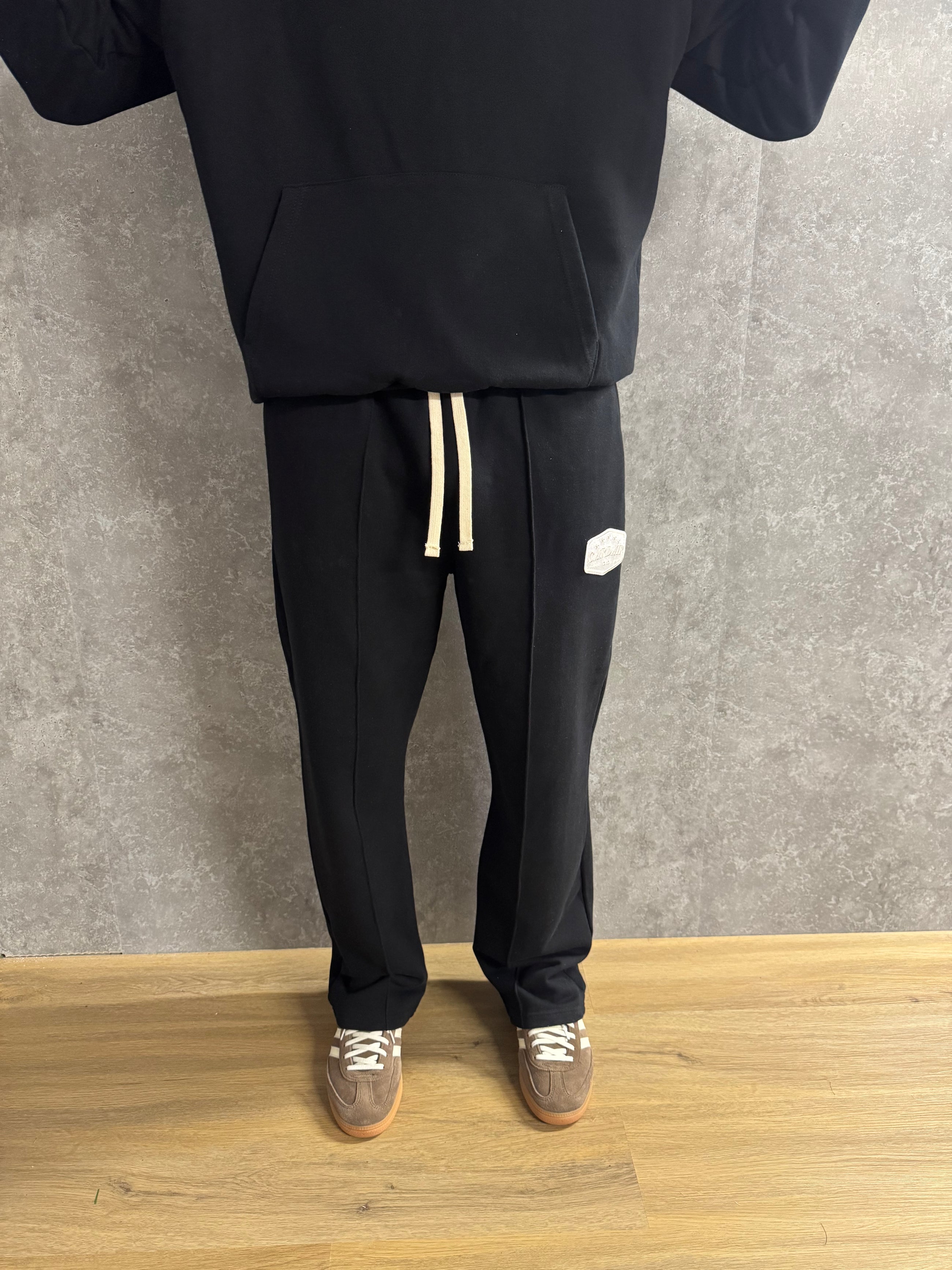 Embroidered Logo Patch Sweatpants - Black