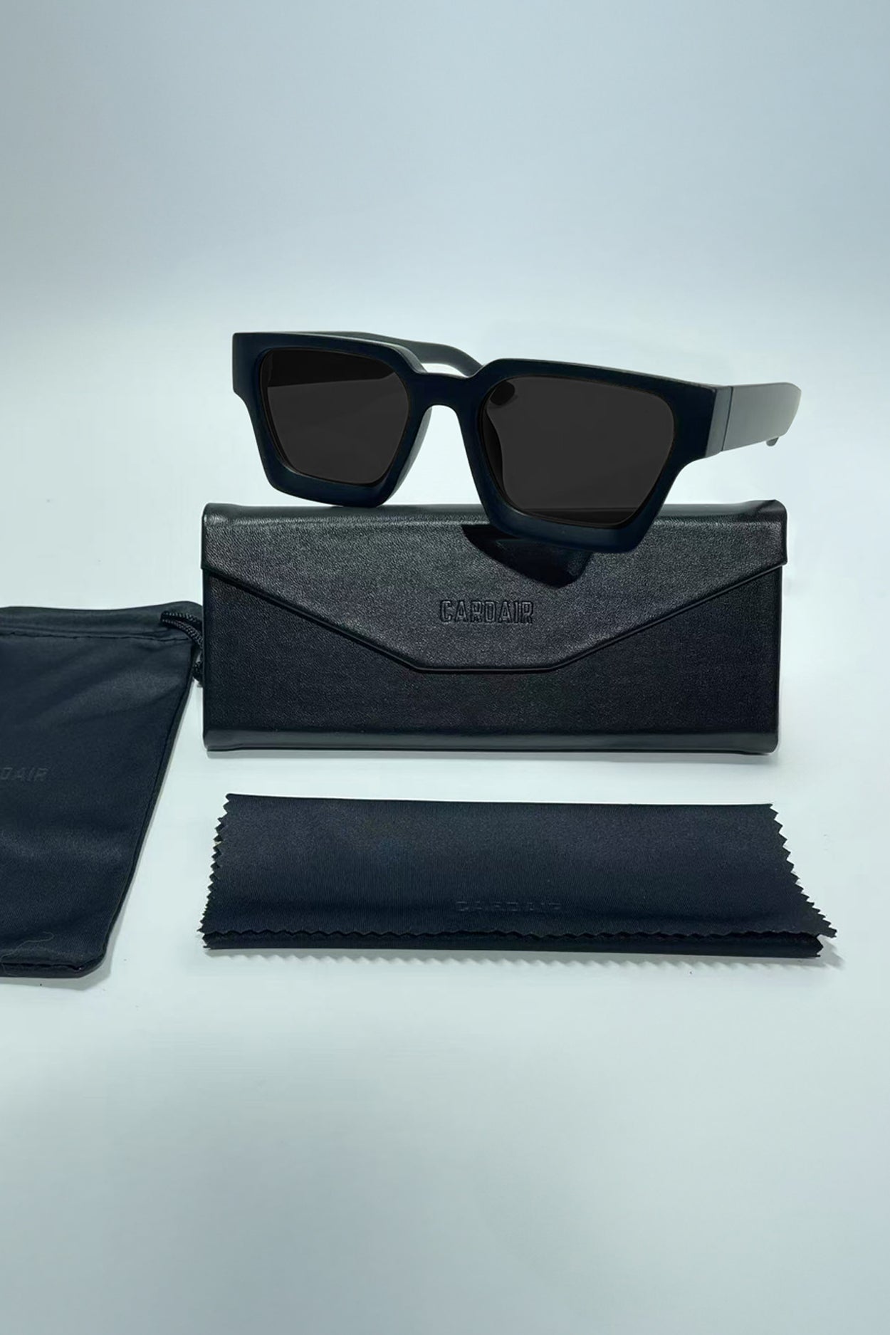Comos - Black