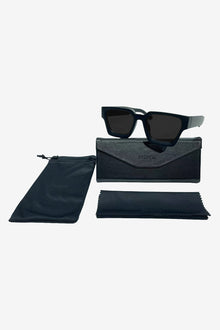 Comos - Black